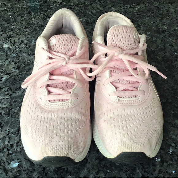 Like New ASICS Pretty Pink colour size 7 - Picture 1 of 5